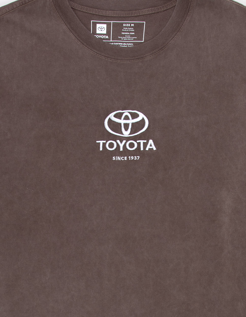 TOYOTA Embroidered Mens Boxy Tee - BROWN
