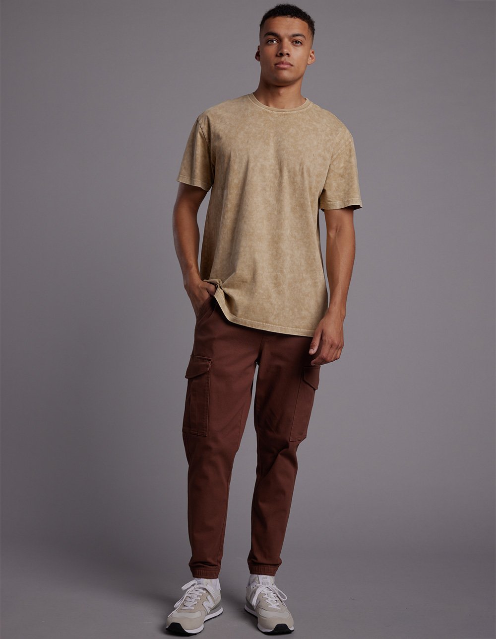 Details 76+ brown cargo pants outfit men latest in.eteachers