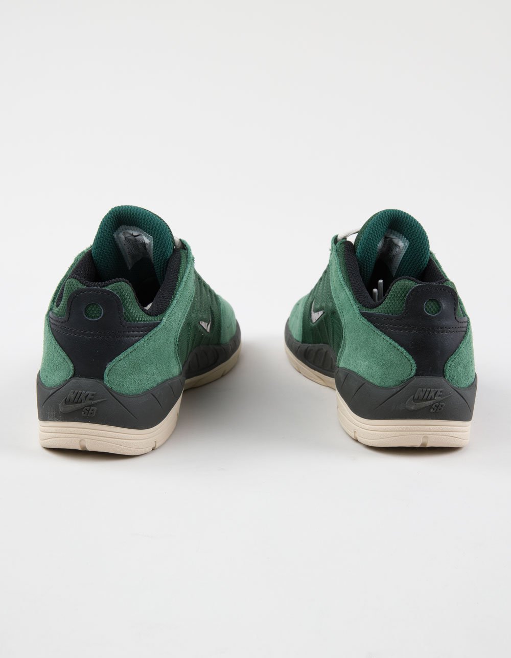 NIKE SB Vertebrae Skate Shoes - EMERALD