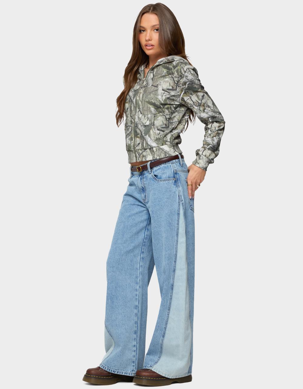 EDIKTED Genna Contrast Panel Low Rise Jeans - LIGHT BLUE