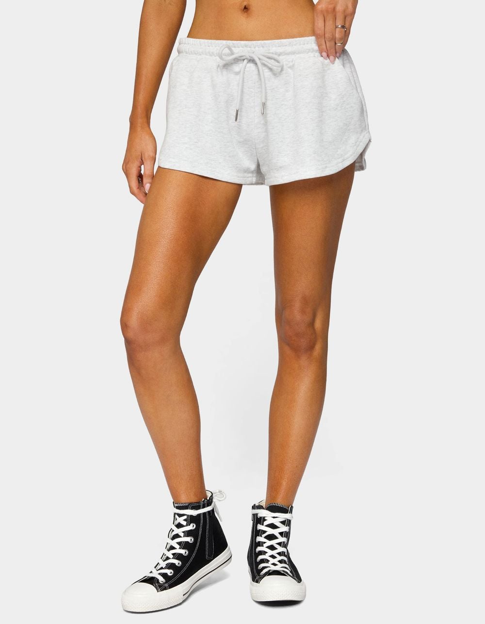 EDIKTED Kordelia Shorts - LIGHT GRAY