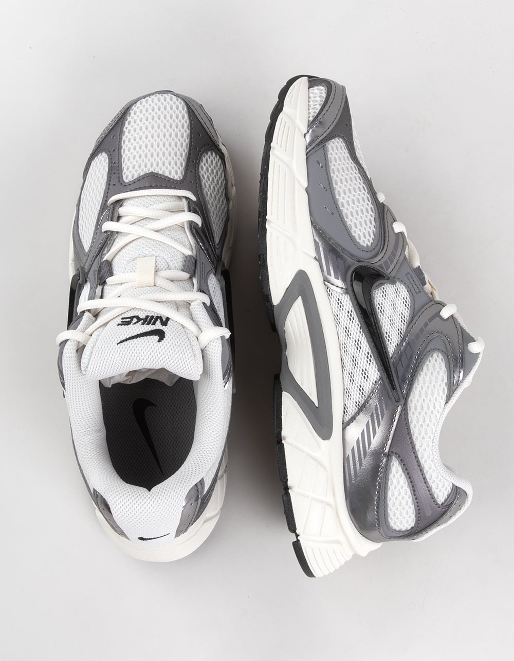 NIKE V5 RNR Mens Shoes - GRAY COMBO