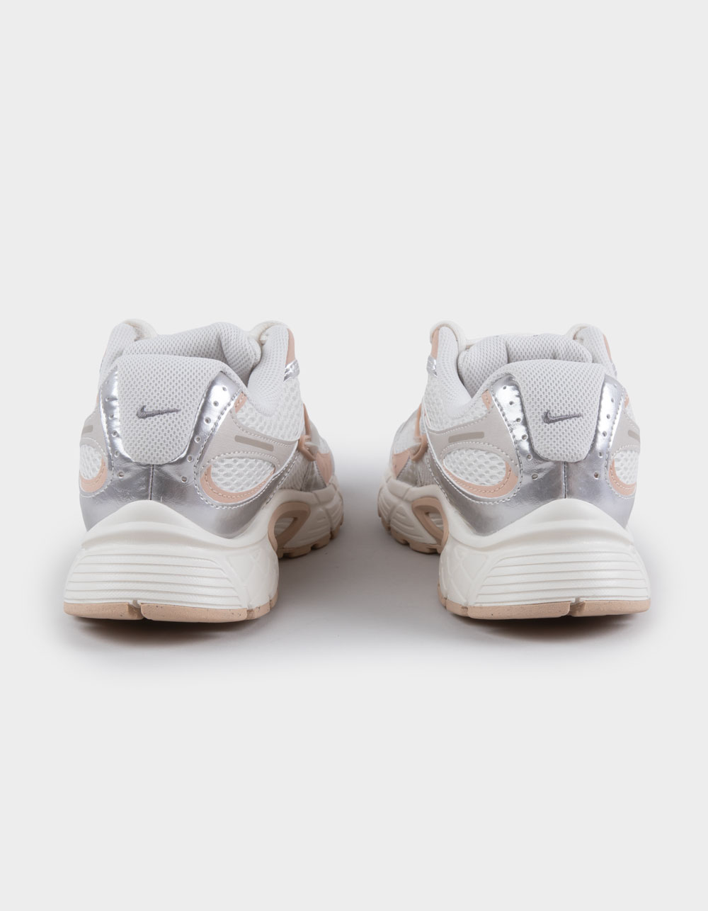 NIKE V5 RNR Womens Shoes - PEACH