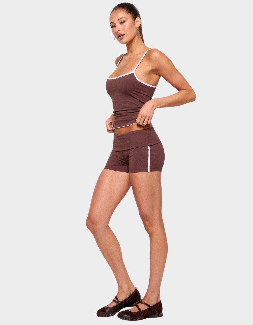 EDIKTED Ambar Contrast Stripe Shorts