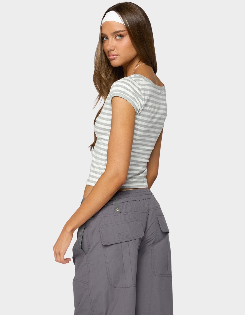 EDIKTED Laia Striped V-Neck Tee