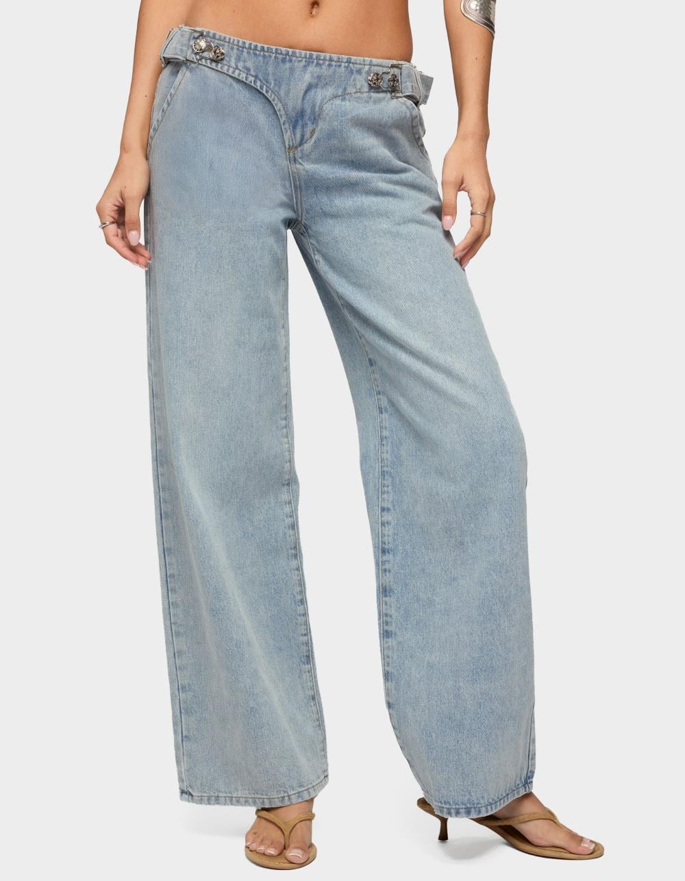 EDIKTED Buckled Low Rise Baggy Jeans - LIGHT BLUE