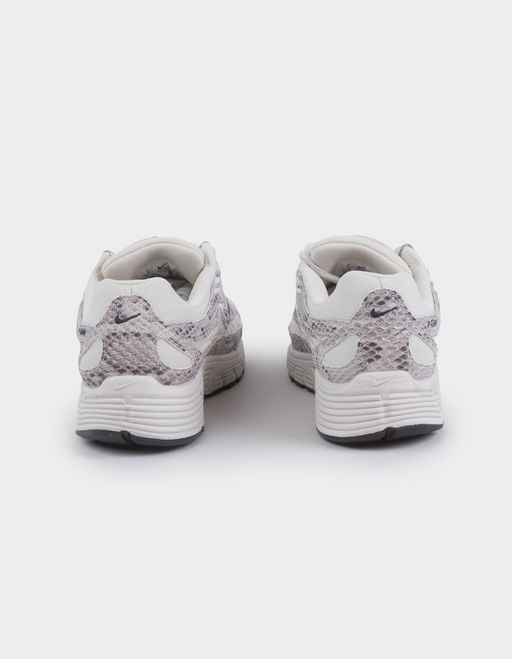 NIKE P-6000 SE Womens Shoes - SNAKE