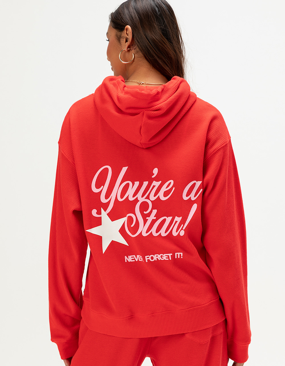 THE MAYFAIR GROUP You're A Star Womens Oversized Waffle Knit Hoodie - RED