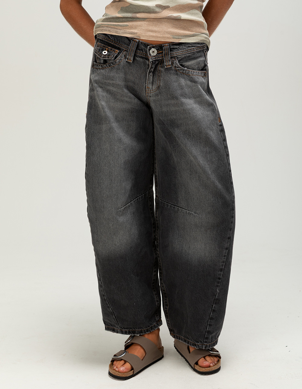 BDG Urban Outfitters Kayla Cocoon Womens Low Rise Barrel Jeans