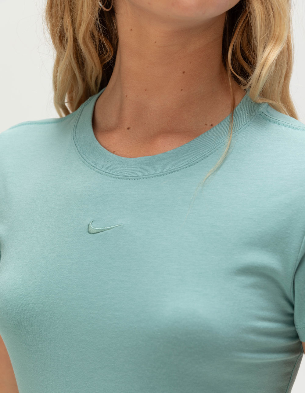 NIKE Sportswear Chill Knit Womens Crop Tee - DUSTY BLUE