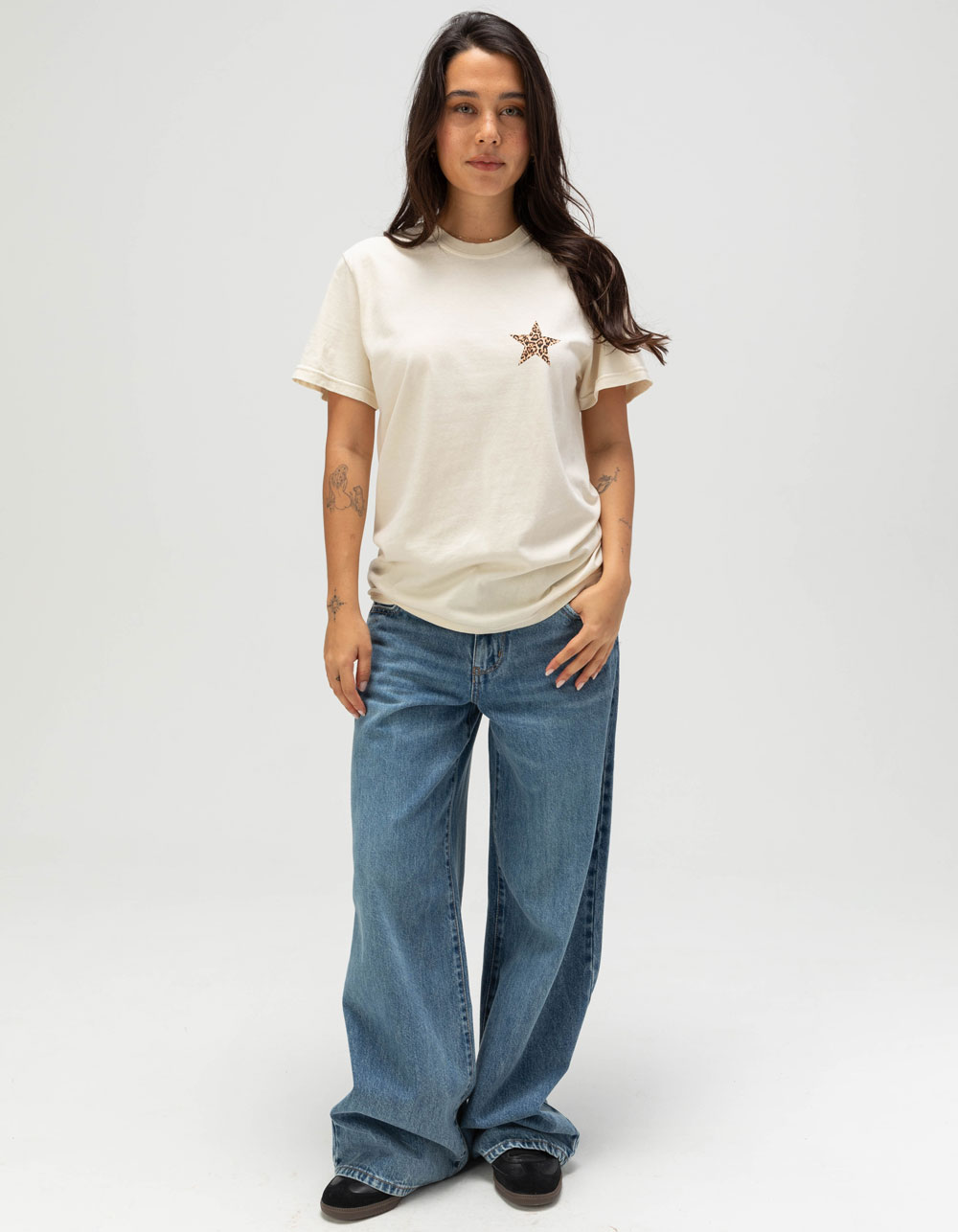 RIOT SOCIETY Leopard Star Womens Boyfriend Tee - CREAM