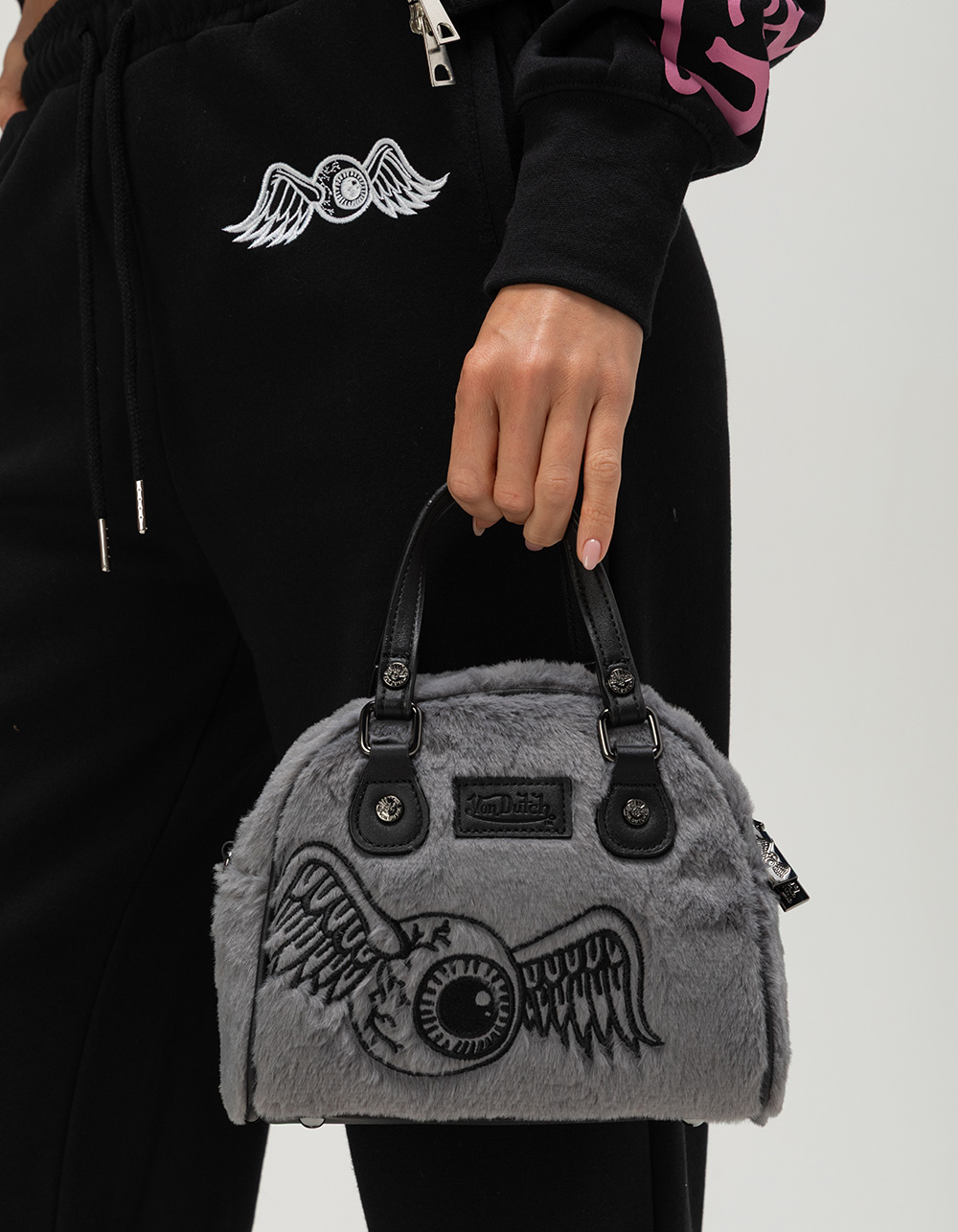 VON DUTCH Furry Bowling Bag