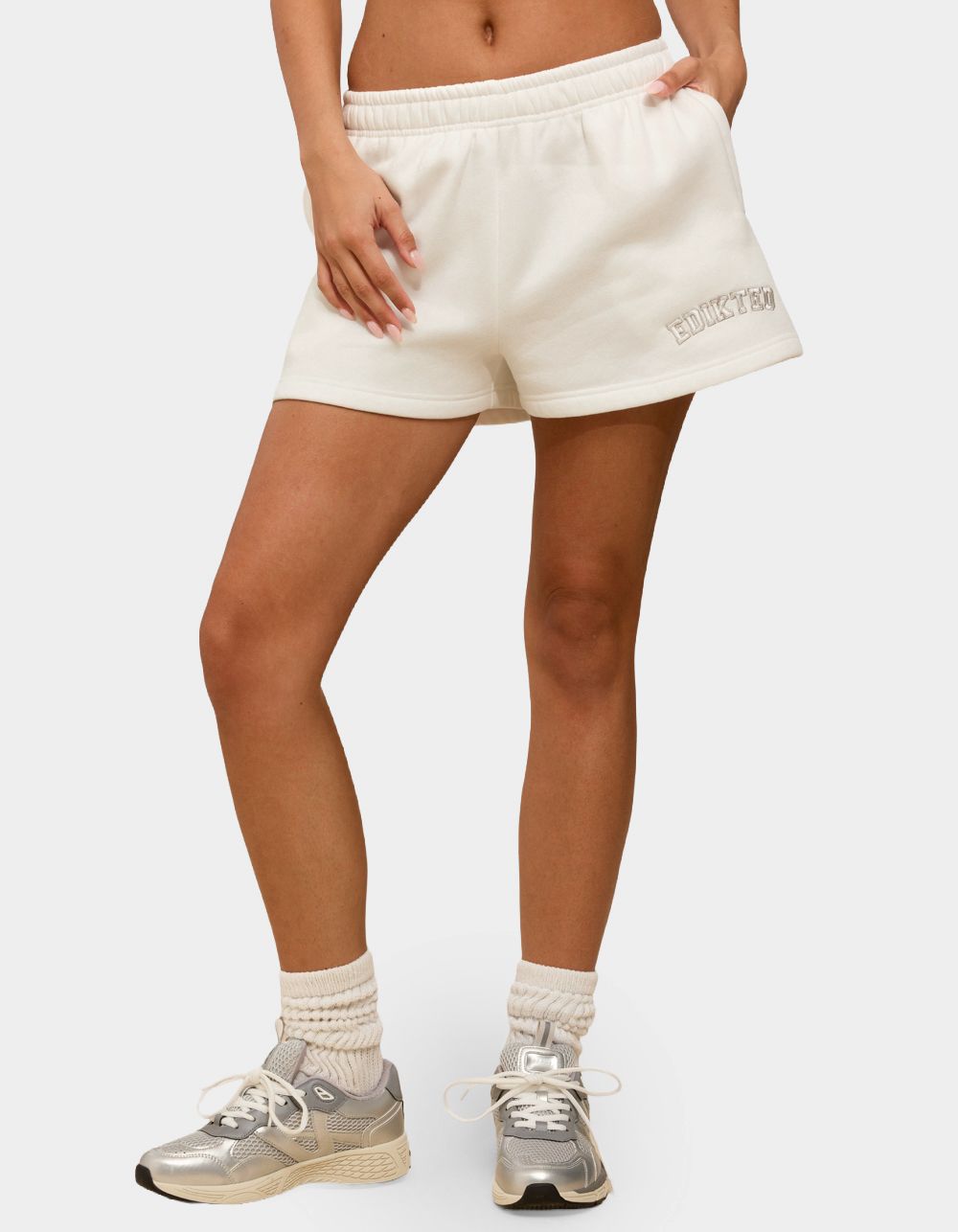 Edikted Girl Sweat Shorts - WHITE