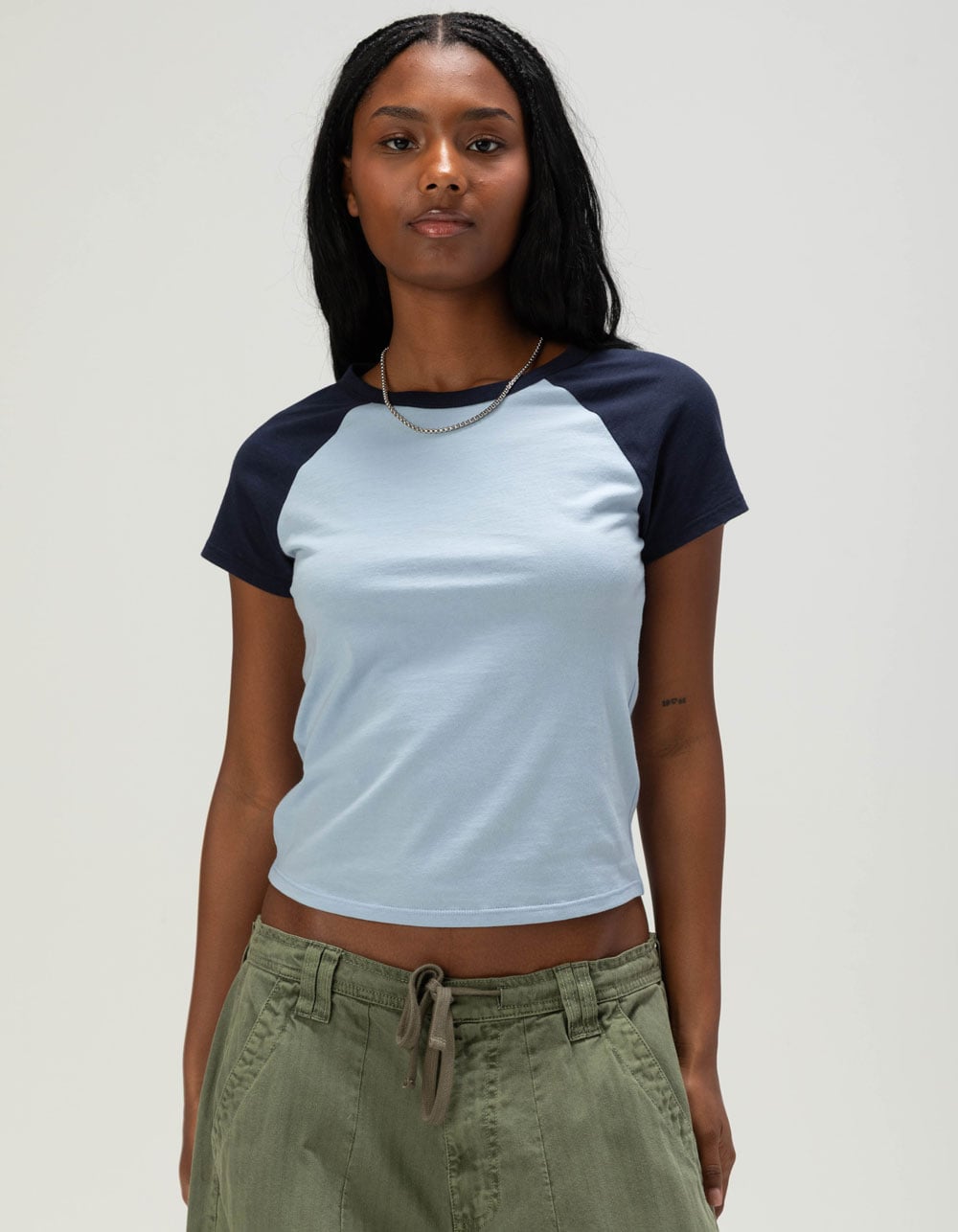 TILLYS Womens Solid Raglan Tee - BLUE/NAVY