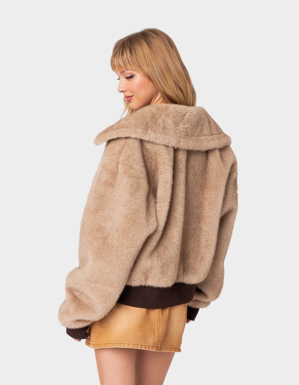 EDIKTED Ashton Faux Fur Jacket - BEIGE