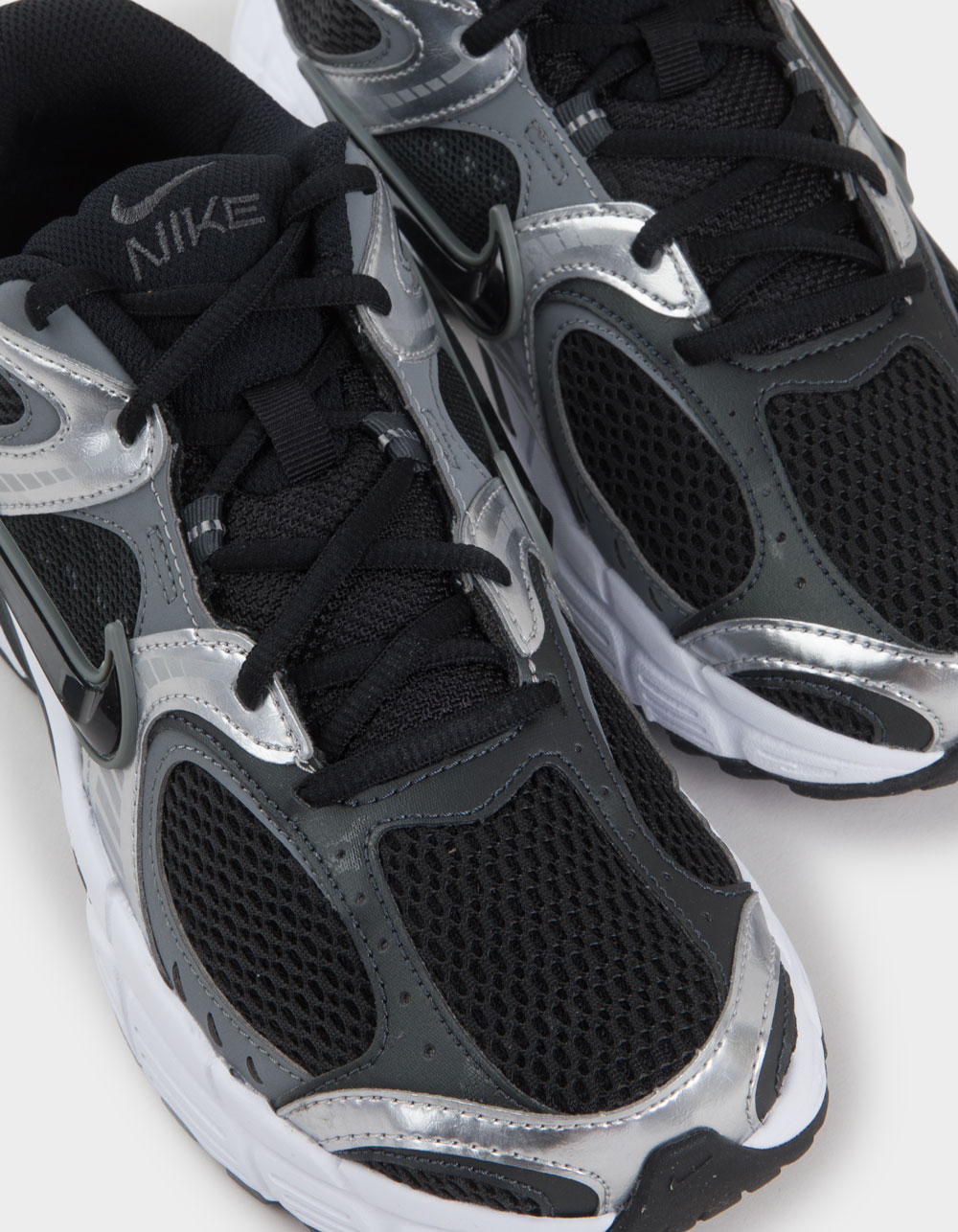 NIKE V5 RNR Mens Shoes - BLK/SMOKE