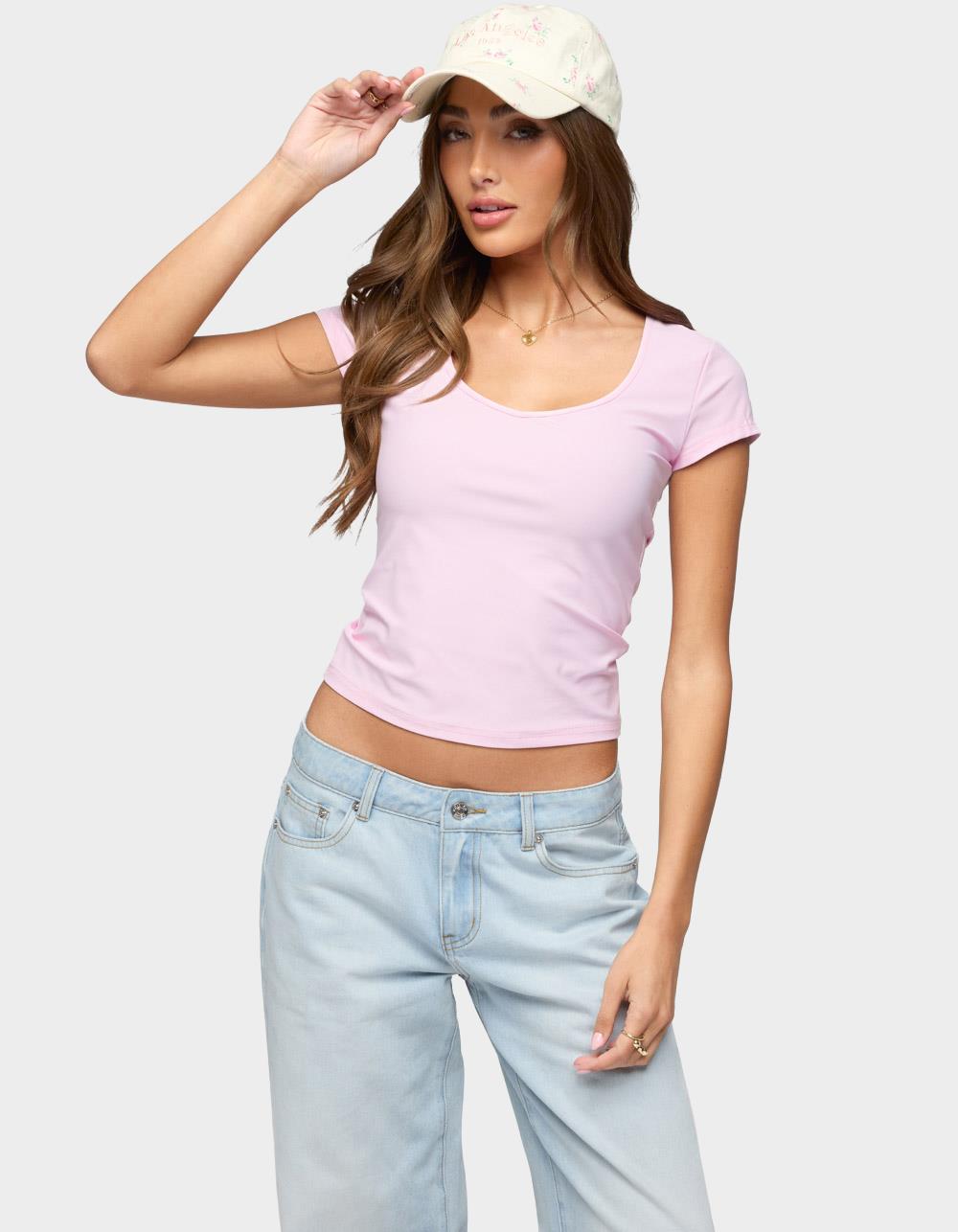 EDIKTED Dolores Tee - LIGHT PINK