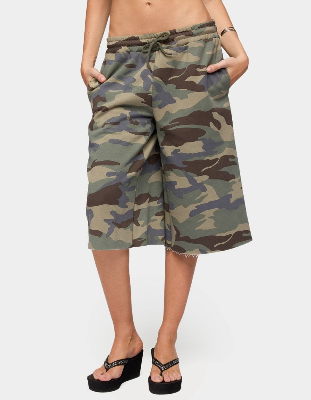 EDIKTED Camo Rush Oversized Bermuda Shorts - DK GREEN
