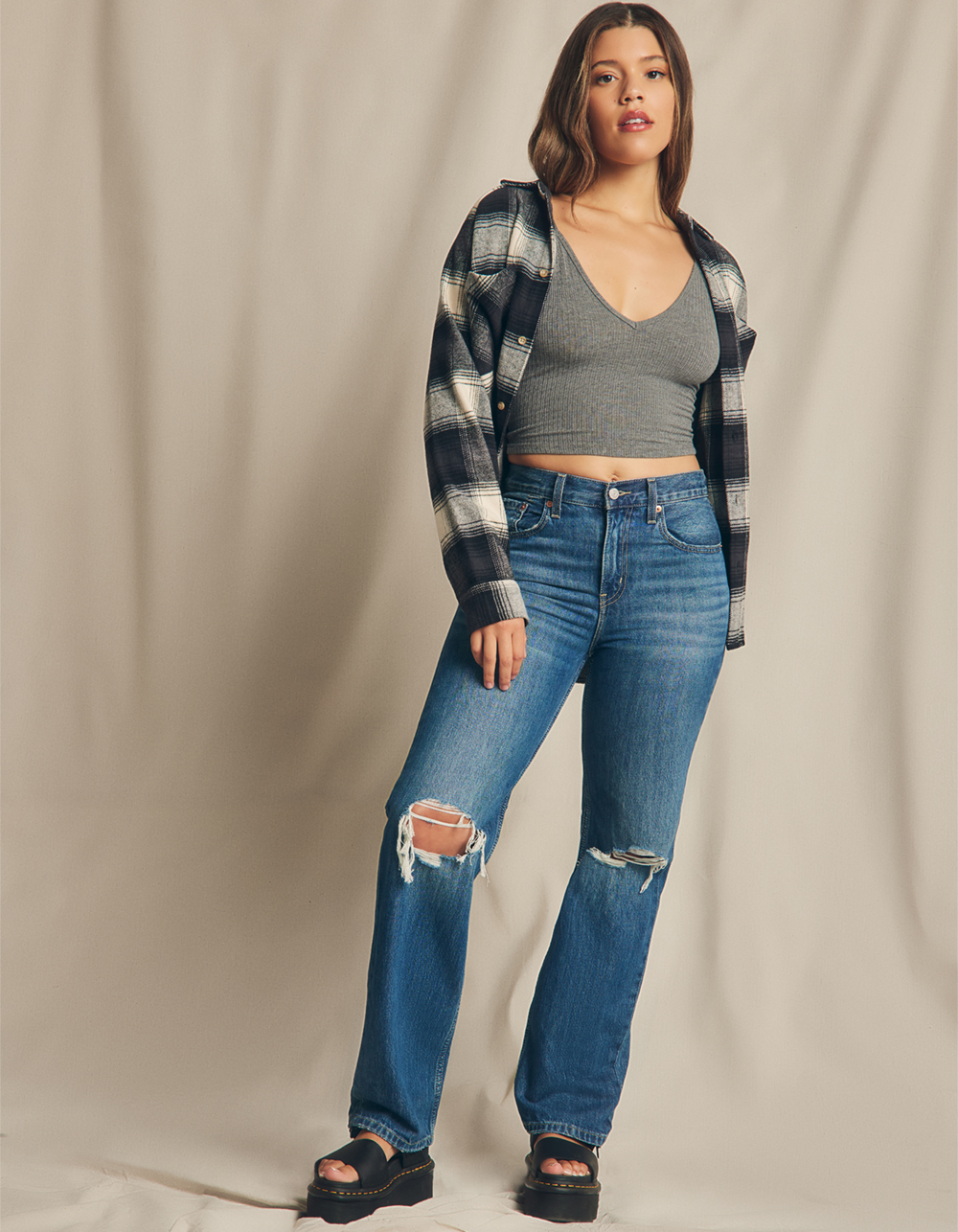 årsag redaktionelle Ændringer fra LEVI'S Low Pro Breathe Out Womens Jeans - LT BLAST | Tillys