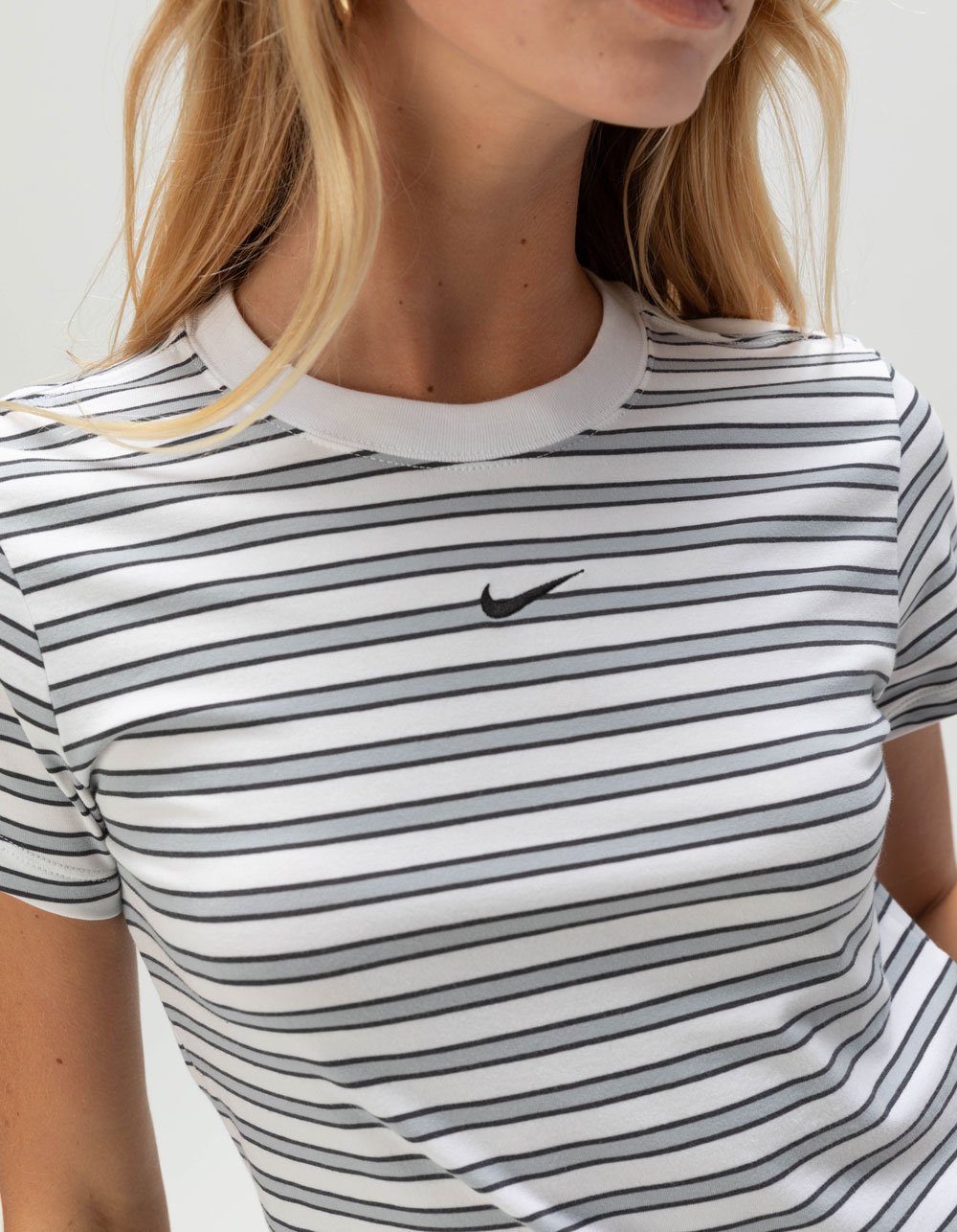 NIKE Sportswear Chill Knit Womens Stripe Tee - WHITE COMBO