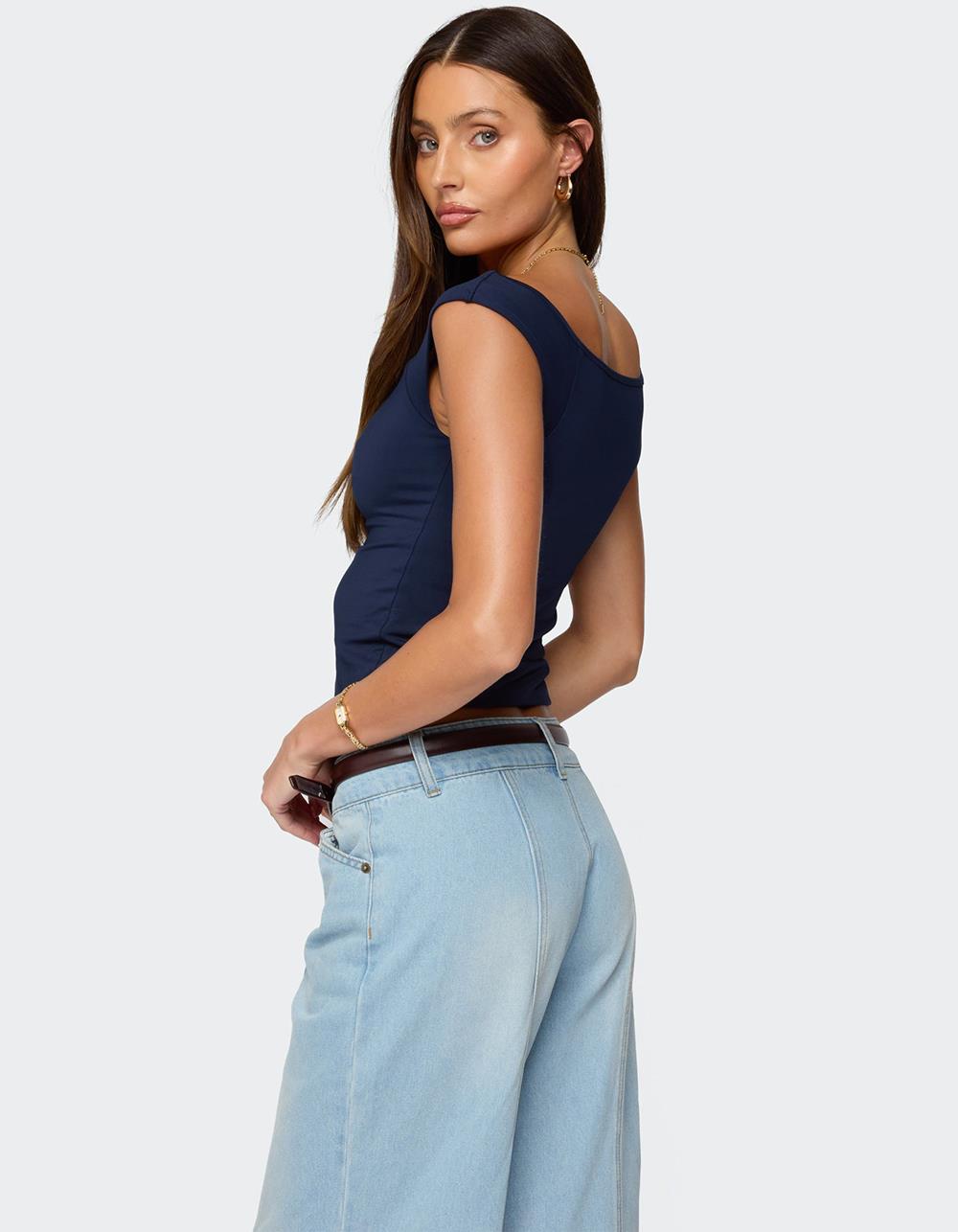 EDIKTED Angeline Wide V-Neck Top - NAVY | Tillys