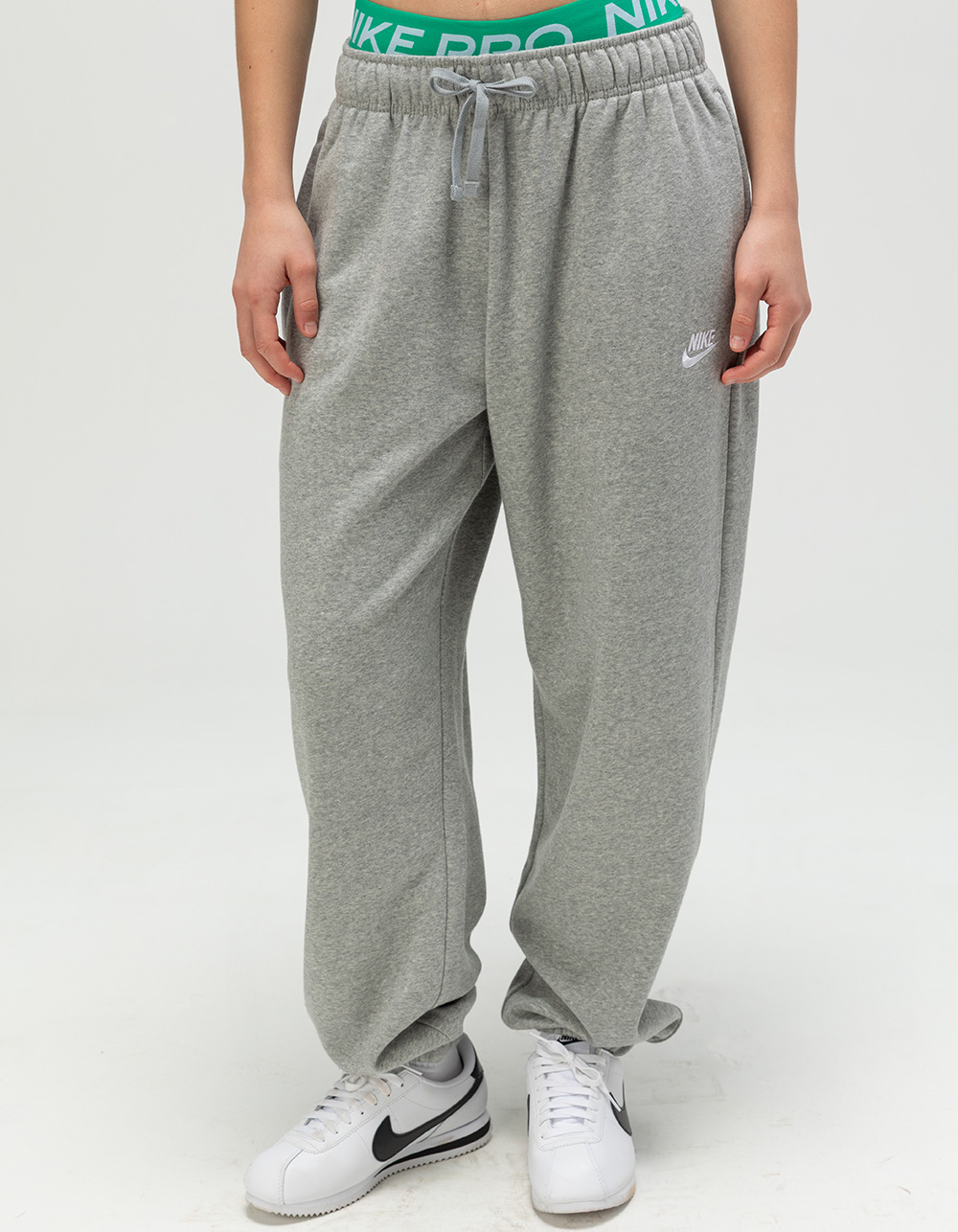 NIKE Sportswear Club Womens Oversized Fleece Sweatpants - HEATHER GRAY