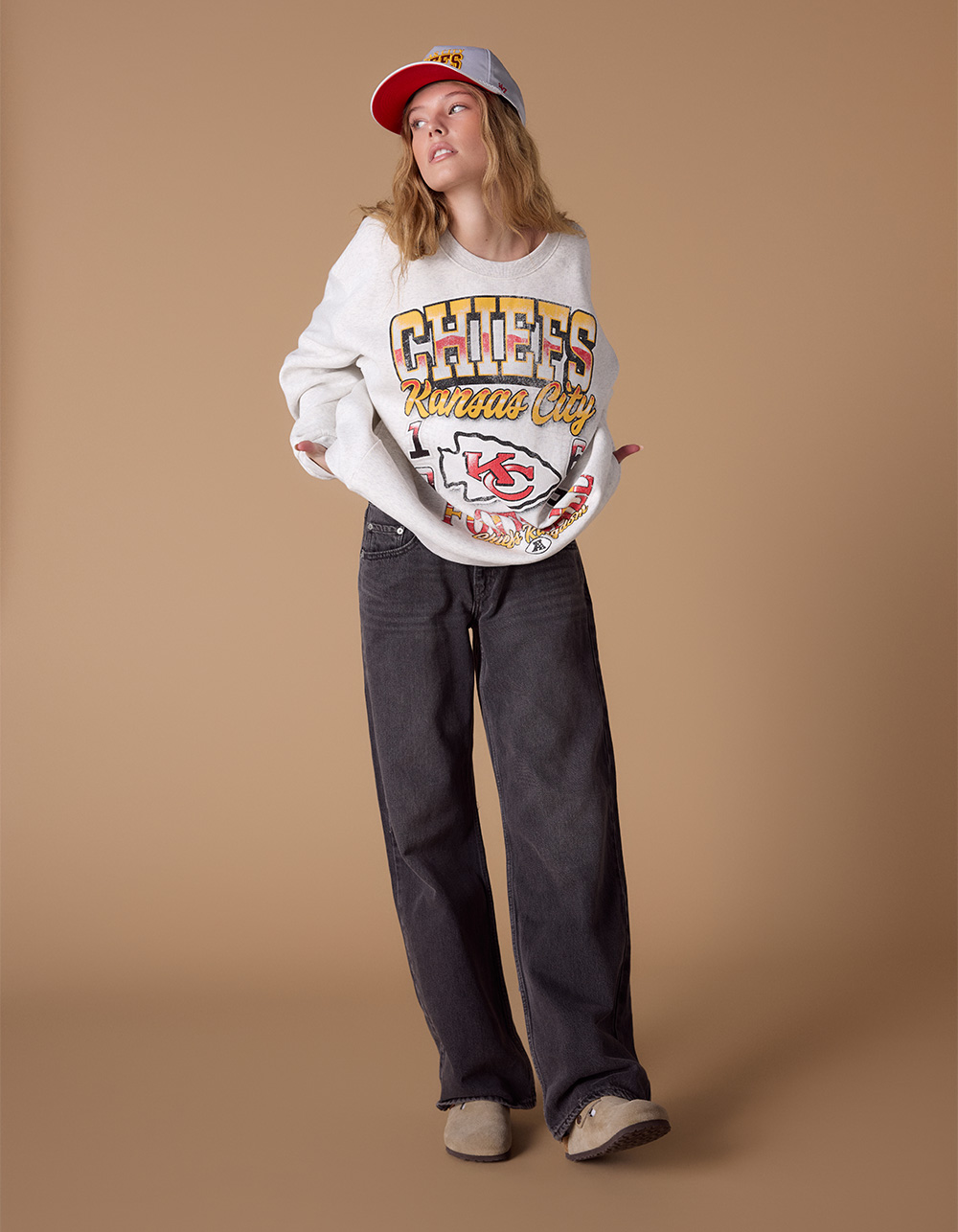 THE WILD COLLECTIVE Kansas City Chiefs Womens Crewneck Sweatshirt - GRAY