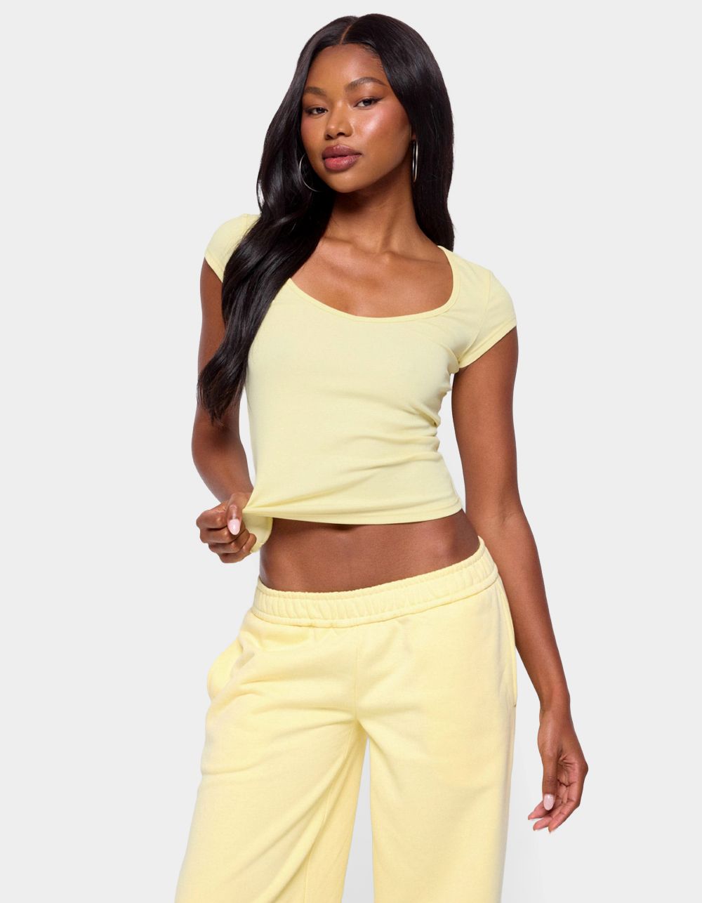EDIKTED Chari Ribbed Scoop Neck Tee - YELLOW