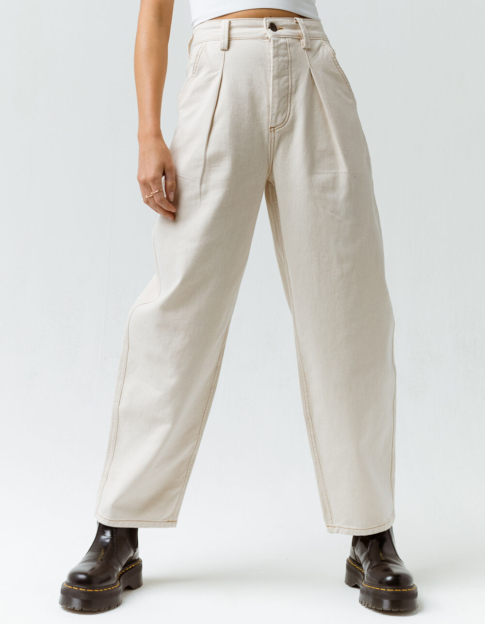 Urban Outfitters Erin Womens Cocoon Jeans - ECRU | Tillys