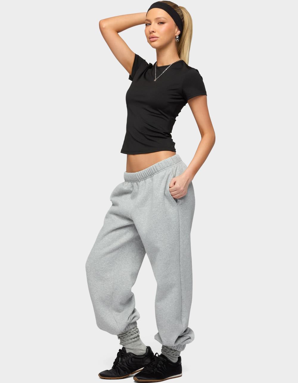 EDIKTED Petite Clark Oversized Sweatpants