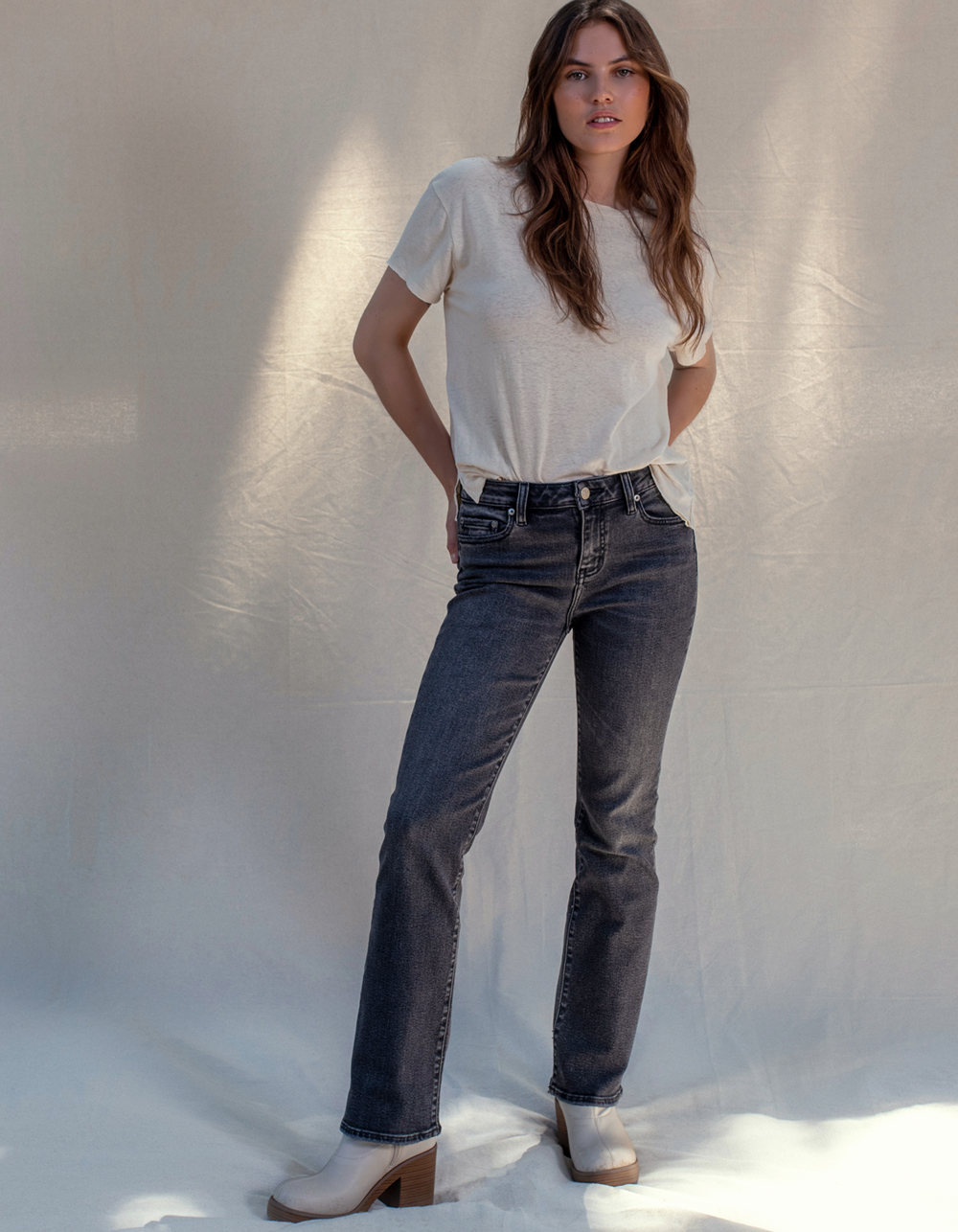 DAZE DENIM Y2K Womens Low Rise Boot Cut Jeans - WASHED BLACK | Tillys