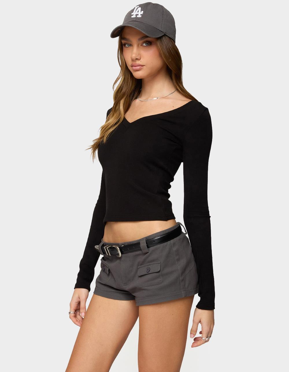 EDIKTED Larna V-Neck Ribbed Tee - BLACK