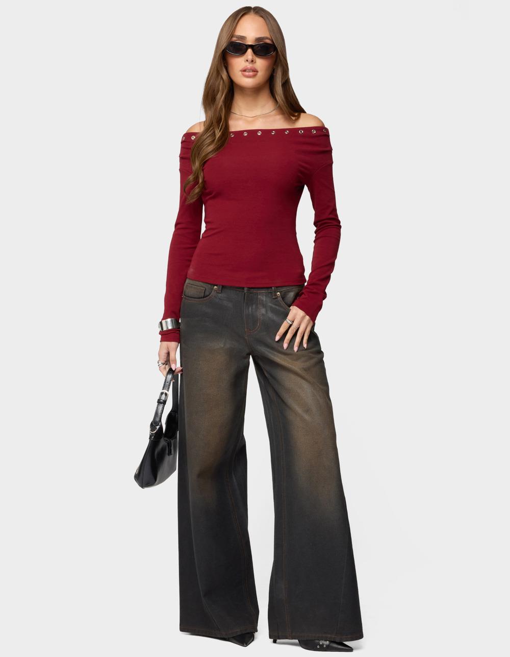 EDIKTED Rebekka Grommet Off Shoulder Top - DK RED