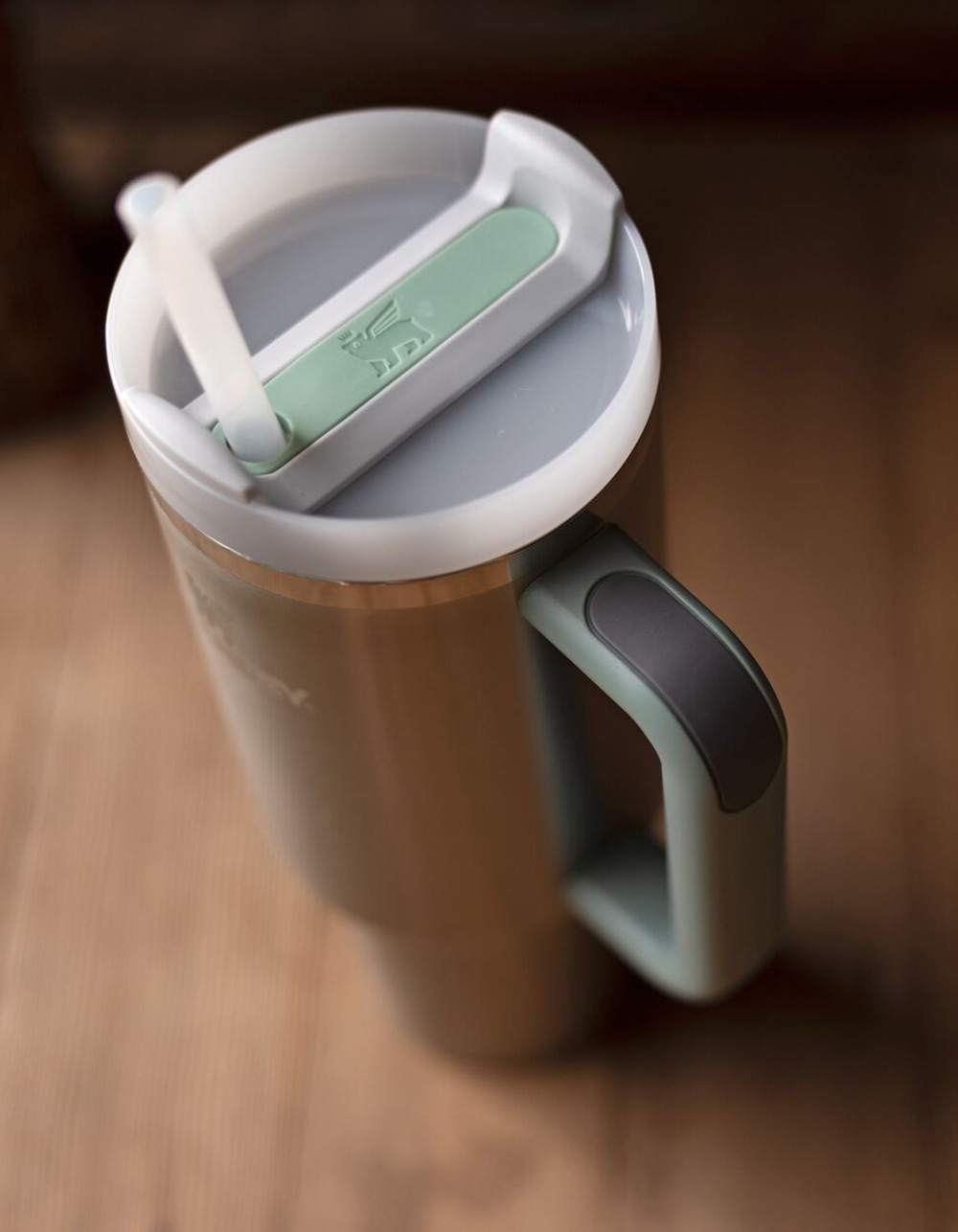 STANLEY 40 oz The Quencher H2.0 FlowState™ Tumbler - STAINLESS STEEL SHALE