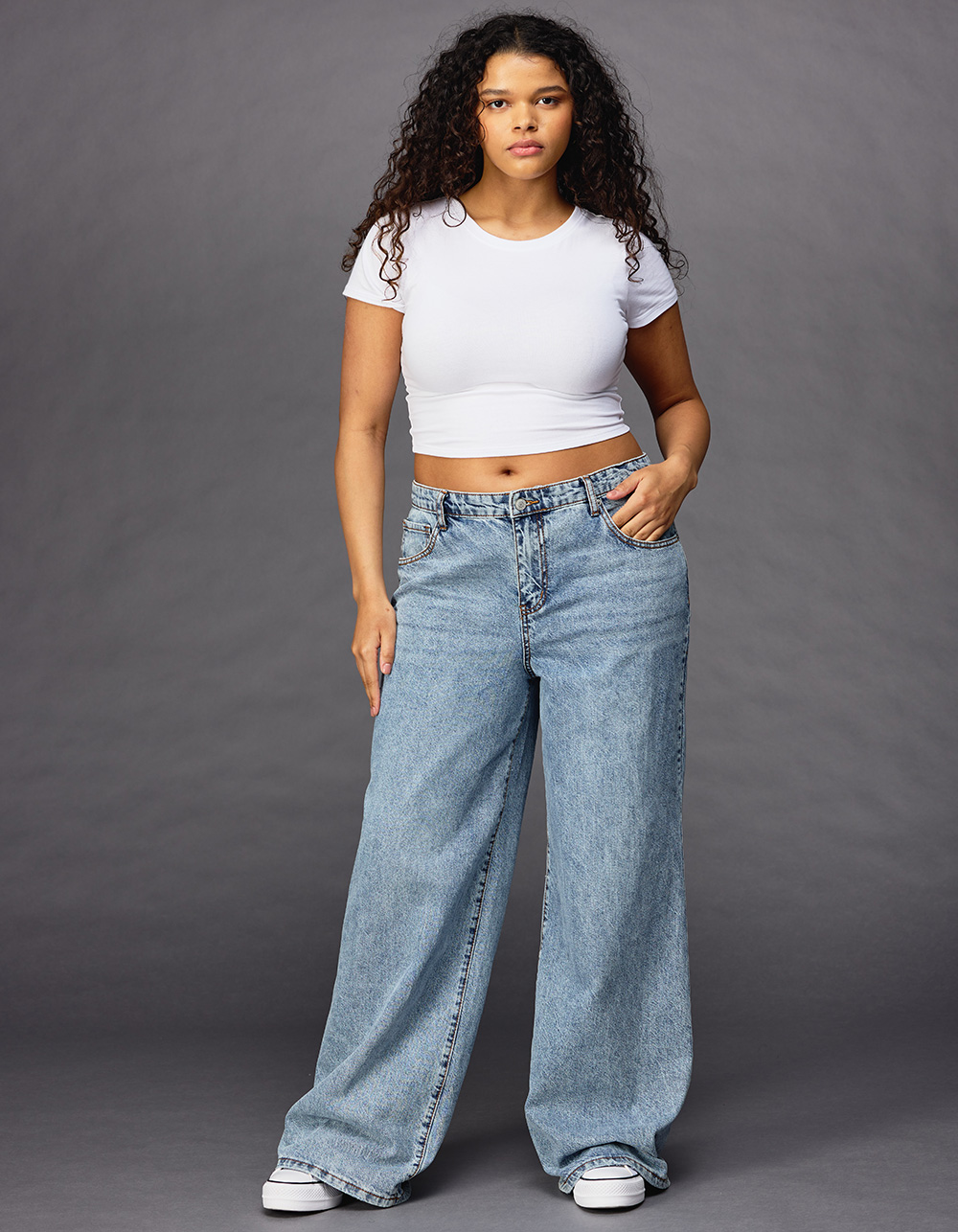 RSQ Womens Low Rise Wide Leg Jeans - LIGHT WASH