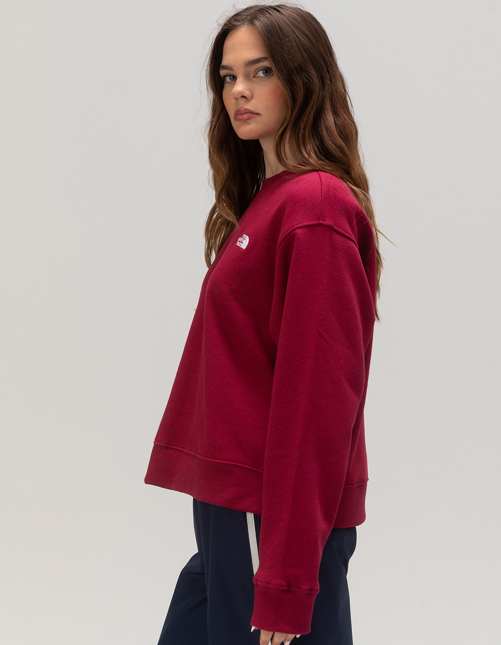 THE NORTH FACE Evolution Womens Crewneck Sweatshirt - CRIMSON