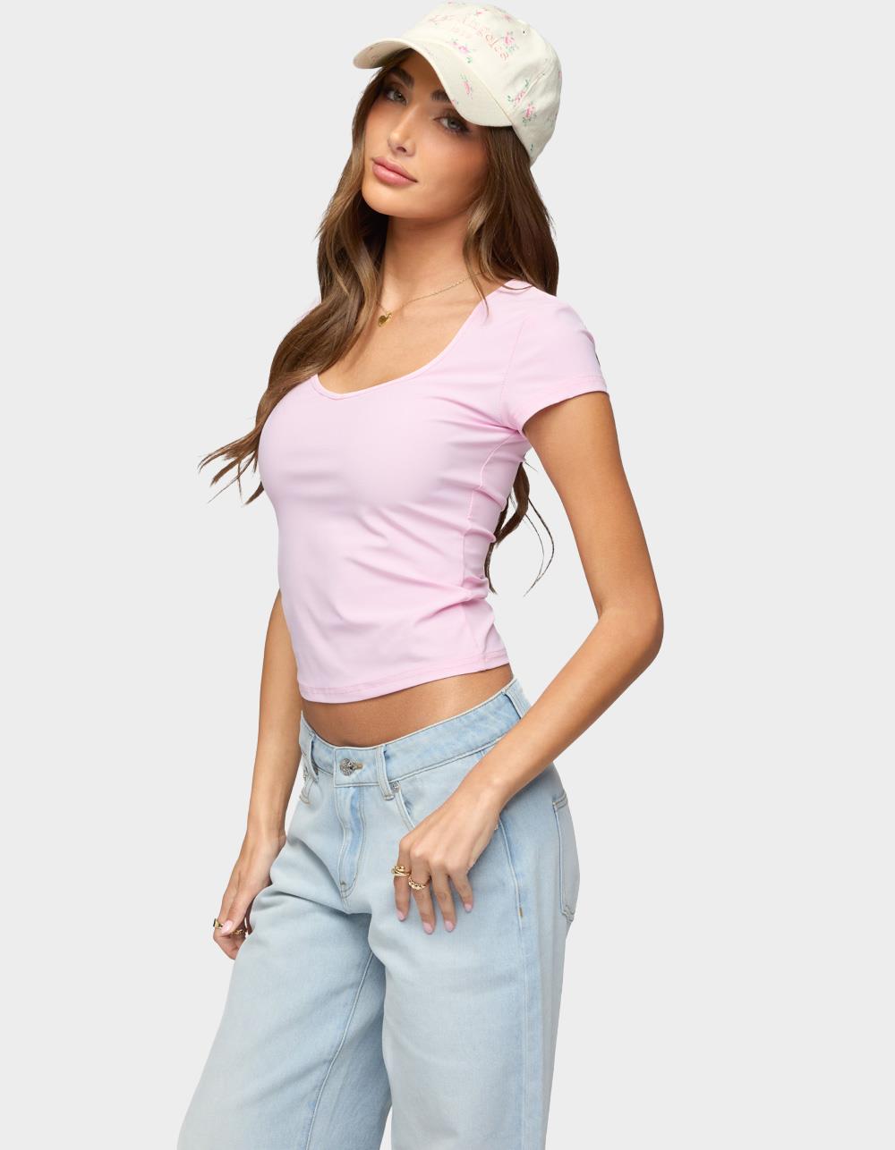 EDIKTED Dolores Tee - LIGHT PINK