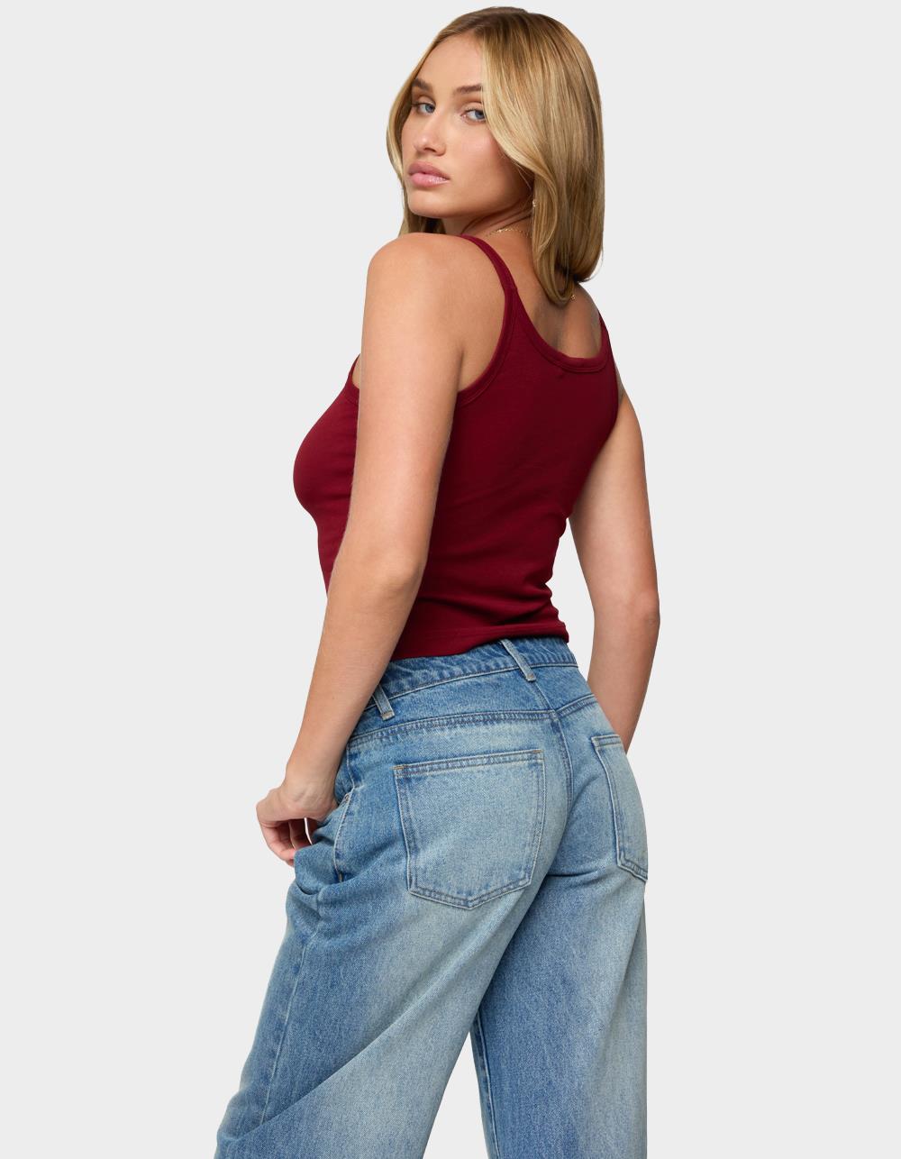 EDIKTED Basic Babe Tank Top - DK RED