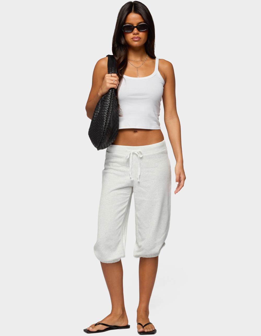EDIKTED Deana Capri Sweatpants - LIGHT GRAY
