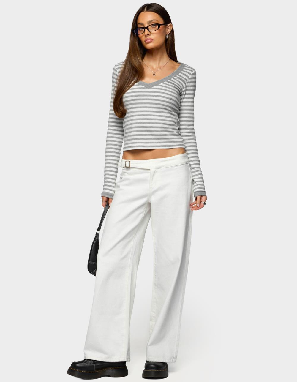 EDIKTED Kimi Striped Long Sleeve V-Neck Top - GRAY