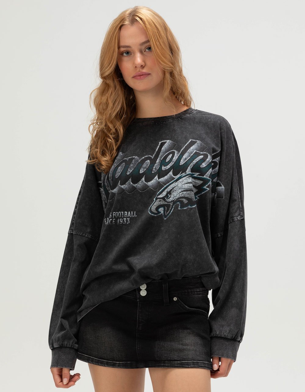 THE WILD COLLECTIVE Philadelphia Eagles Womens Long Sleeve Tee - BLACK