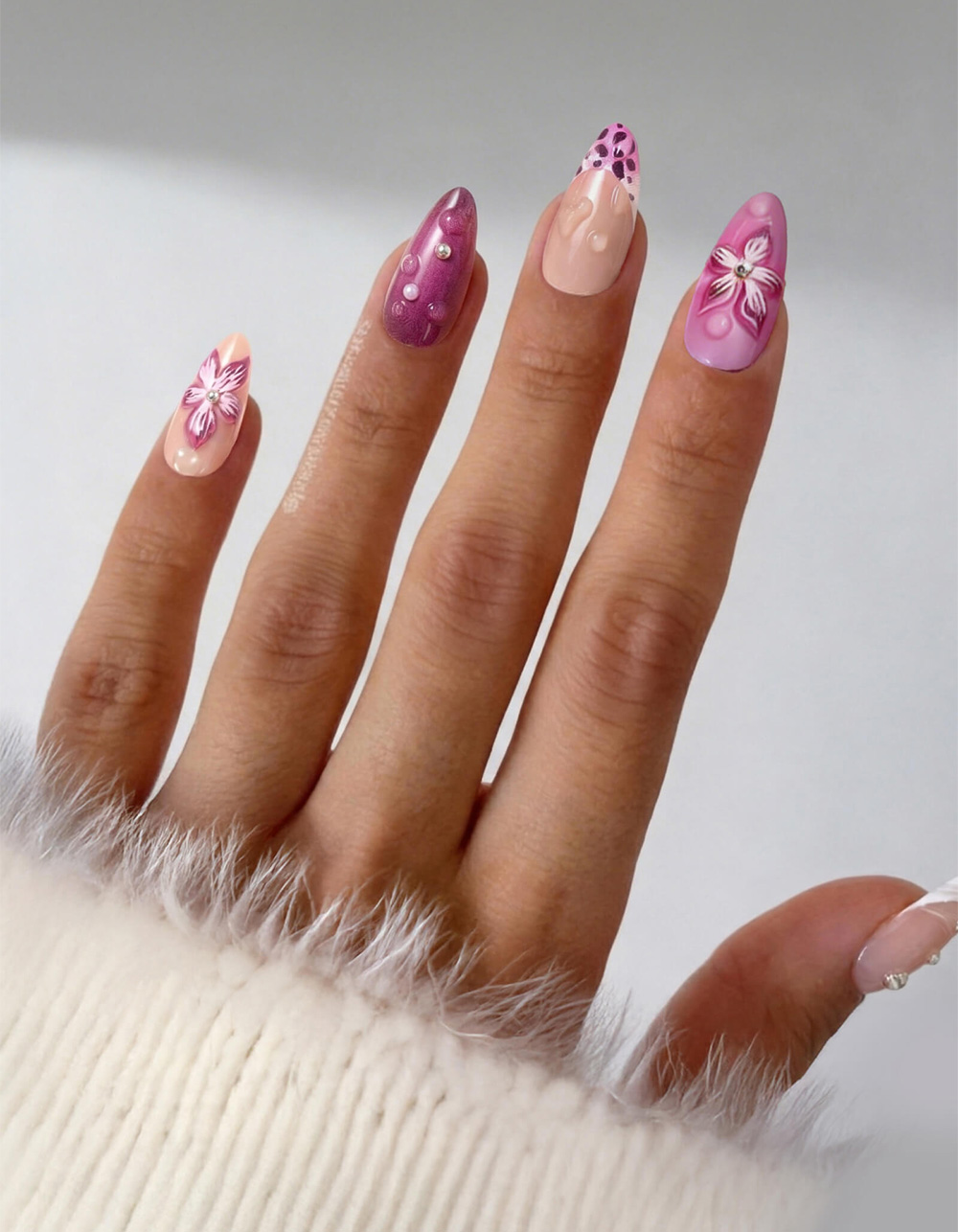 NEVER HAVE I EVER Super Bloom Almond Press-On Nails - MULTI