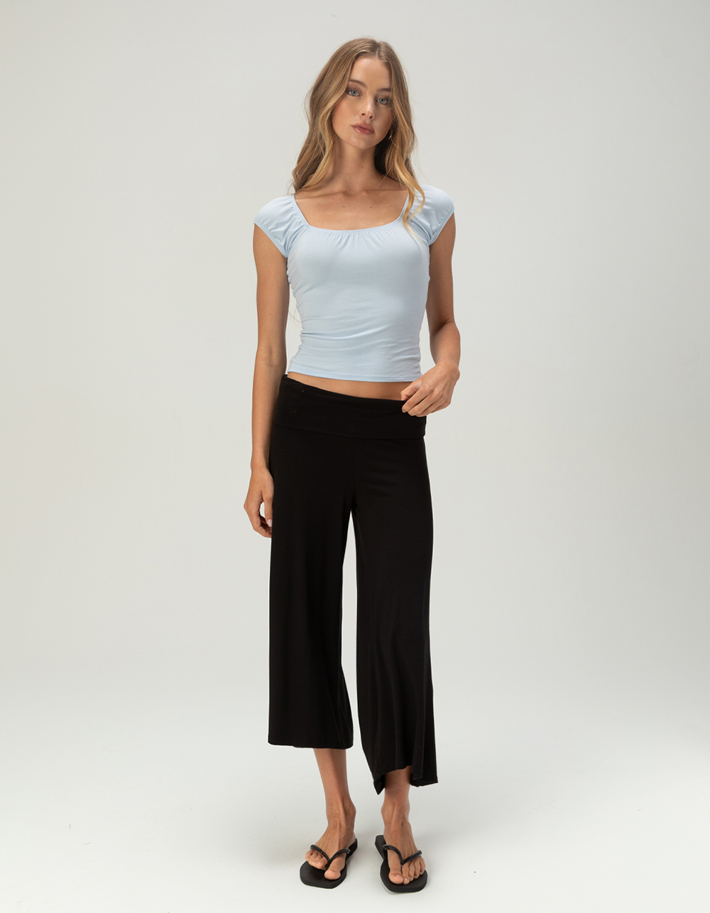 HEART & HIPS Womens Bubble Cap Sleeve Top