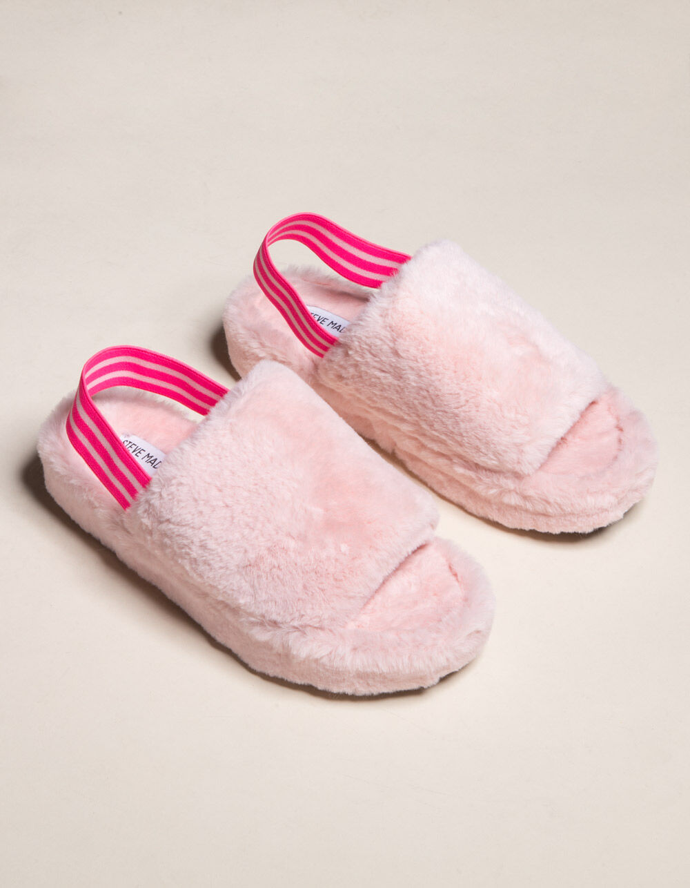 STEVE MADDEN Fuzz Pink Womens Slippers image number 0