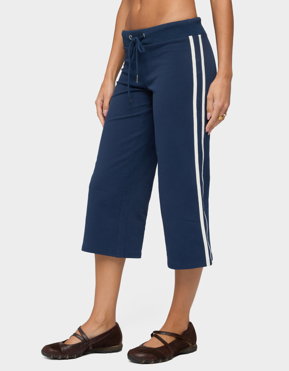 EDIKTED Zanele Side Stripe Capri Sweatpants - NAVY