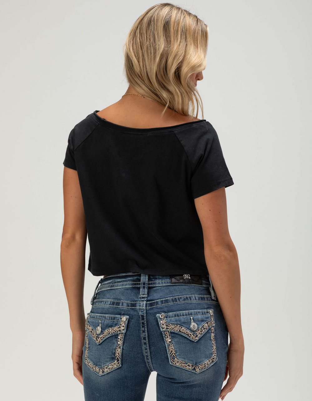 The WILD COLLECTIVE University of Indiana Womens Off Shoulder Tee - ONYX