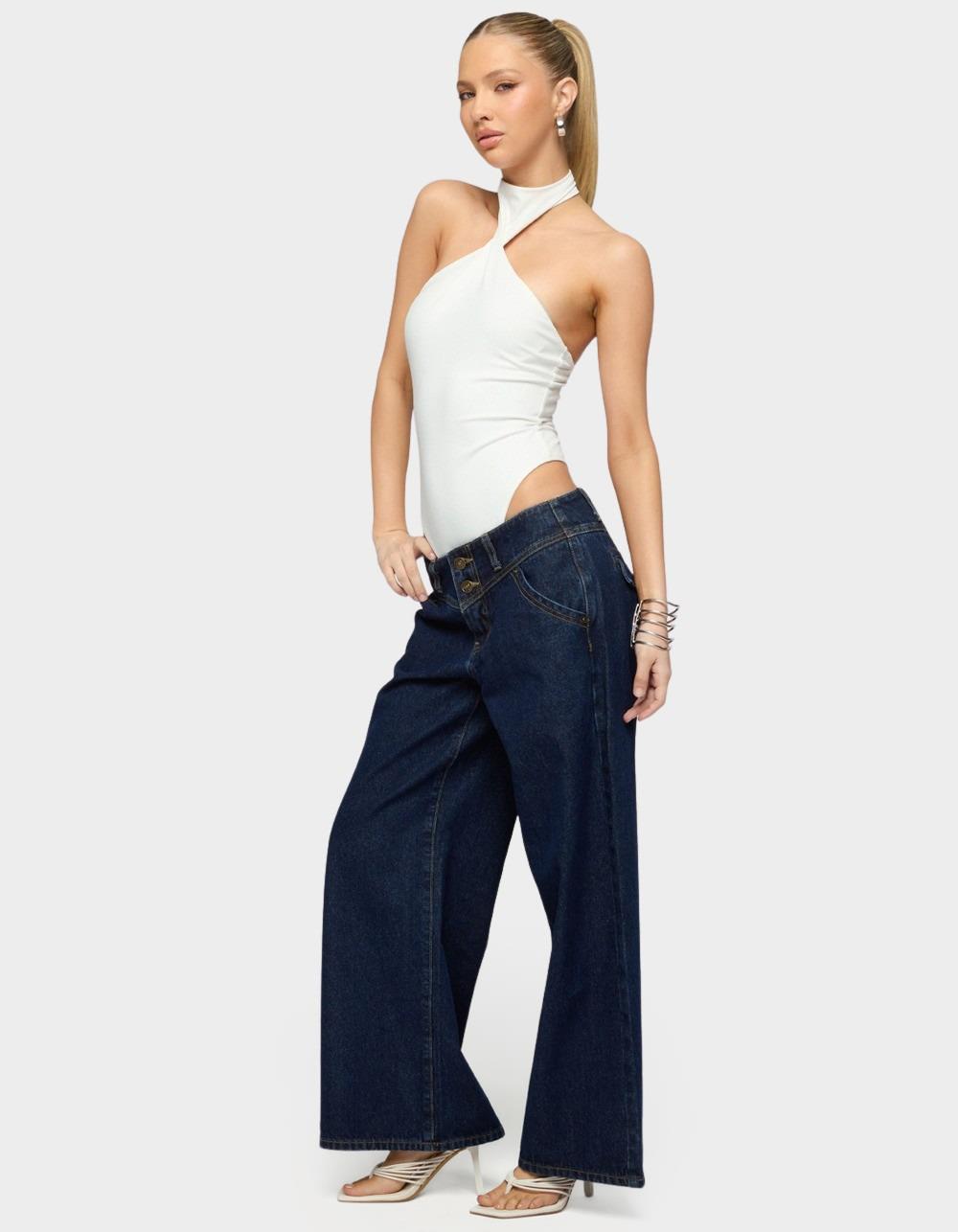 EDIKTED Petite Meredith Low Rise Wide Leg Jeans - BLUE