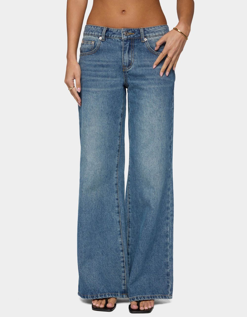 EDIKTED Casta Heart Low Rise Baggy Jeans - MEDIUM BLUE