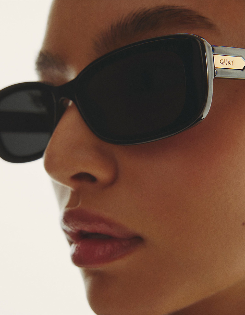 QUAY AUSTRALIA Vibe Check Polarized Sunglasses - BLACK