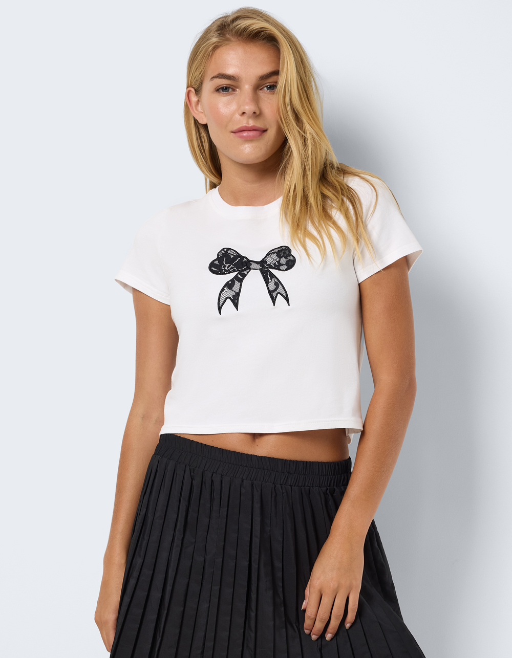 NOISY MAY Tilly Lace Bow Womens Tee - WHITE